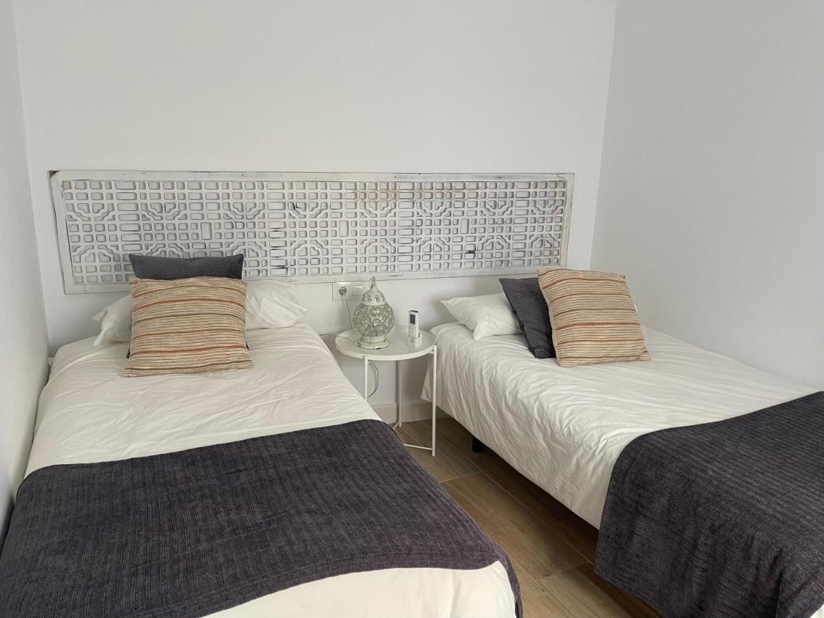 Apartamentos La Higuera 1 Rota Luaran gambar